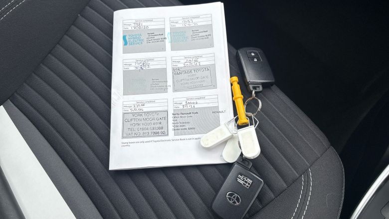 Toyota Yaris 1.5 Hybrid Icon Tech 5dr CVT Hybrid Hatchback